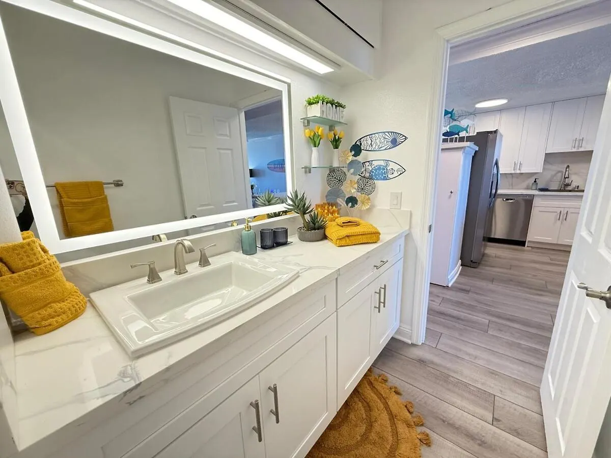 Apartment Oceanfront 2 Bedroom W Pool & Parking 234 Hermosa Beach