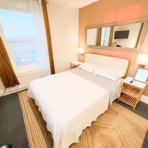 Ith Hermosa Surf Lax Hostel