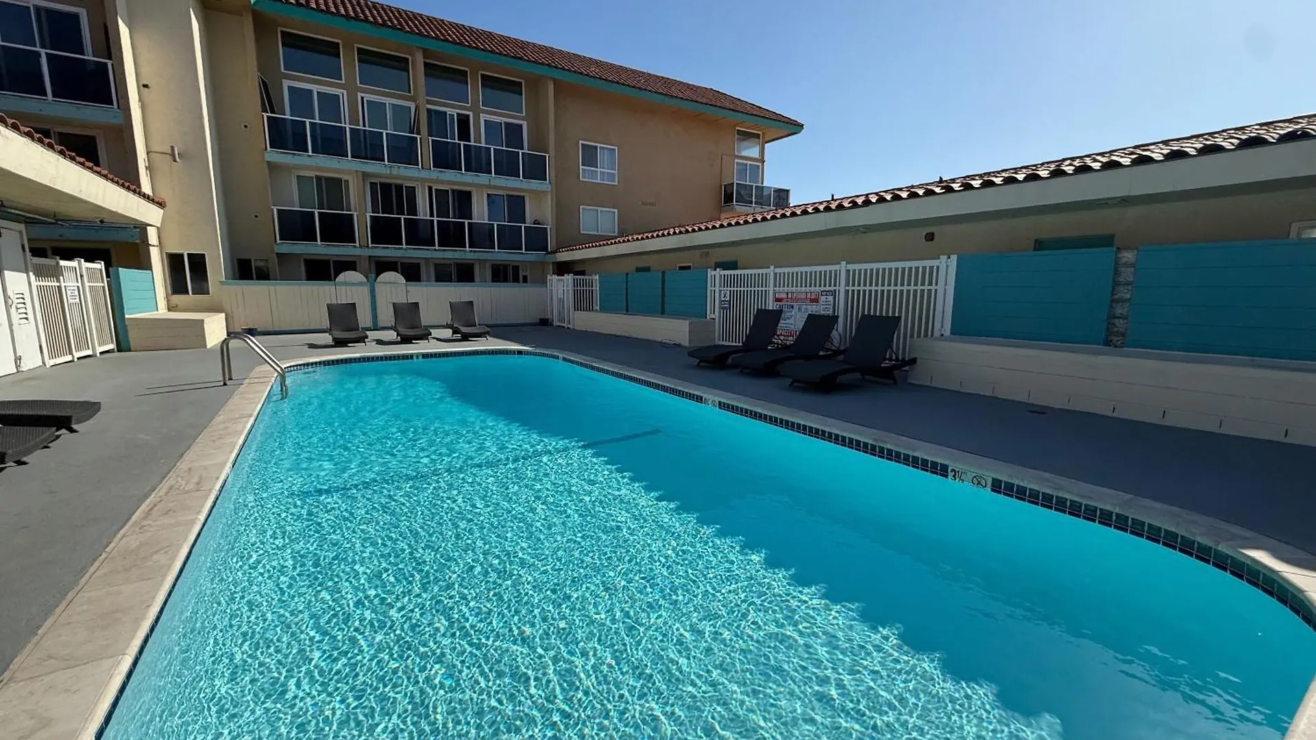 Oceanfront 2 Bedroom W Pool & Parking 234 Hermosa Beach United States